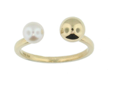 Yellow Gold Pearl Ring.